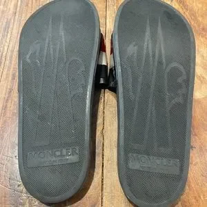 Moncler Uni-sex Slides Older Traditional Logo/Red/White/Blue Sz 41/M-8/W10 Moncler | Shoes | Moncler Unisex Slides Older Traditional  main image 4